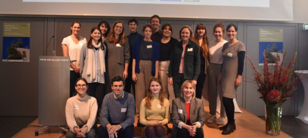 Das Projektteam auf der Abschlussveranstaltung des Projekts "grüne Stadt der Zukunft" 6.11.2023